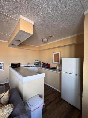 keuken, CMI Hotel 1935 Myrtle Beach SC in Myrtle Beach