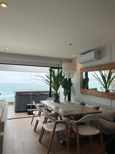 Luxury ocean-view apartment in Punta Hermosa in Punta Hermosa