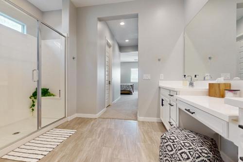 Pool, Hot Tub and Game Room! Spacious Buckeye Home in Goodyear