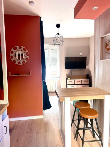 Cozy studio - Ploërmel city center - Wi-Fi et parking - Location saisonnière - Ploërmel