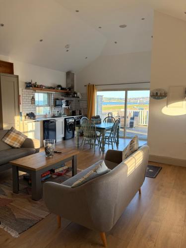 Beautiful Seaside Cottage Wicklow town in Wicklow