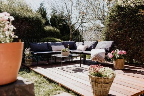 Balcony/terrace, Garden Spa Suite - Private Sauna & Whirlpool in Betzdorf