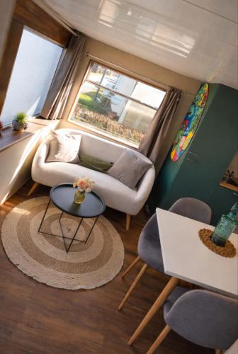 Mobil-home renove tout confort, terrasse couverte, climatisation, arrivee autonome in Fourmies