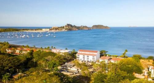 Casa ColoTico Beachfront Condo in Potrero – khách sạn tại Potrero