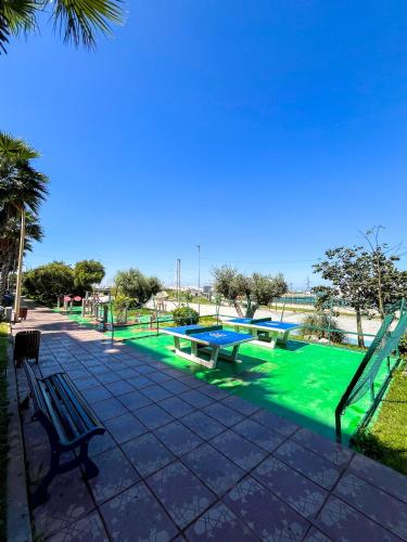 New Luxury 2BR Apt With Green Space In Residance in 羅切斯諾雷斯