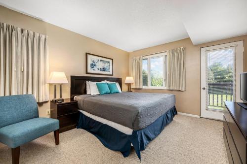 Beautiful 2BDR Loft Suite at Golf Course Condo 5549 in Traverse City, USA