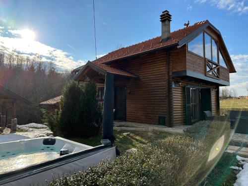 Pemandangan luar, Family-friendly house with hot tub Mihalic Selo, Karlovac - 22351 in Duga Resa