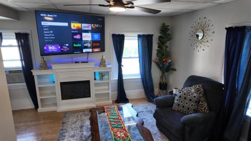 Private Room in 2BR Fall River Stay Urban Haven in 薩默塞特