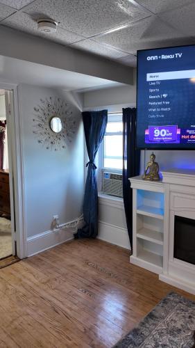 Private Room in 2BR Fall River Stay Urban Haven in 薩默塞特