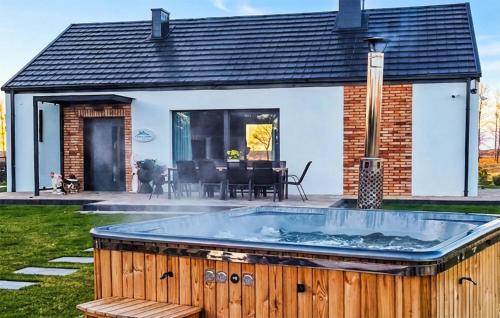 Зовнішній вигляд готелю, Stunning Home In Dmuchowo With Wifi in Жарновец
