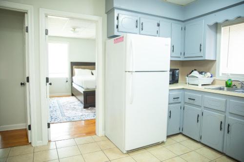 Private Room in 3BR Fall River Stay Urban Haven in 薩默塞特