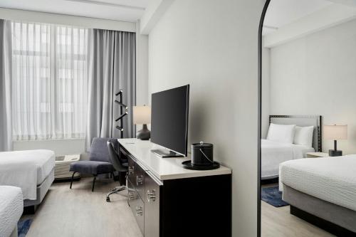 Fairfield Inn and Suites Chicago Downtown/ Magnificent Mile - image 19