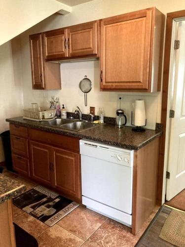 The Aspen Art House - 3 bed by Glacier Natl. Park in East Glacier Park (MT)
