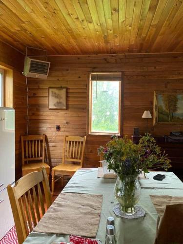 Cedar Cabin Cozy 2-Bedroom next to Glacier Park in East Glacier Park