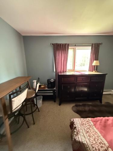 South Anchorage Marmot Nest home stay with shared bathroom – khách sạn tại Bayshore
