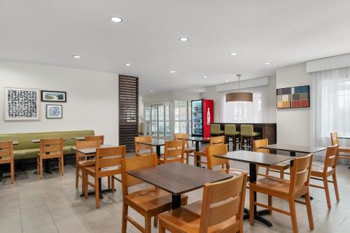 Country Inn & Suites by Radisson Madison AL - image 26