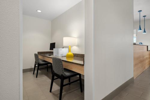 Country Inn & Suites by Radisson Madison AL - image 21