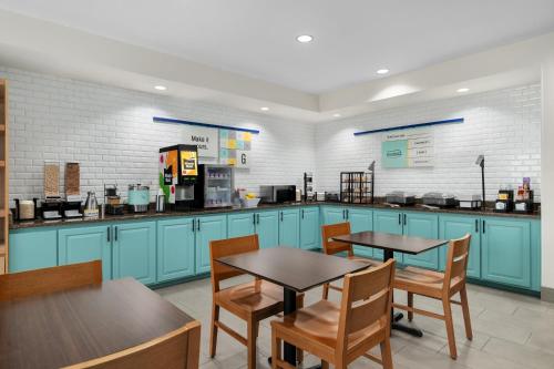 Country Inn & Suites by Radisson Madison AL - image 33