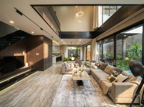 Modern Luxury Pool Villa w/ Sauna 500m to Beach – khách sạn tại Thọ Quang