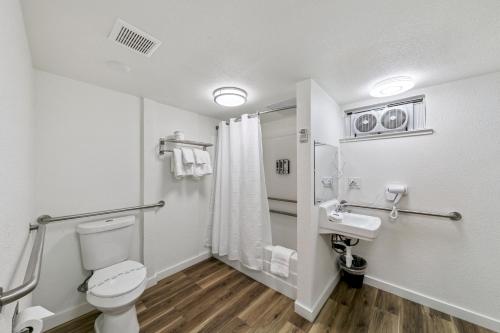 Lake Tahoe Ambassador Lodge - image 39