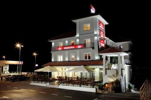 Hotelli välisilme, Hotel Knezevina in Vranic