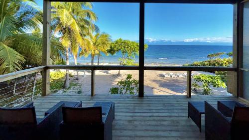 . Quatro Vista A2 Oasis Modern 900sqft Oceanfront Suite & Bunks