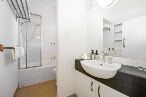 Charming Fitzroy Apartment Near Gardens & Museum in Fitzroy