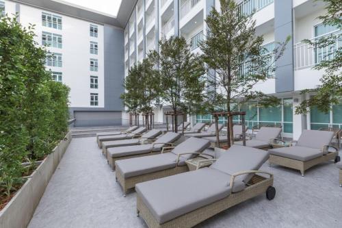 Balcony/terrace, Kantary Hotel and Serviced Apartments Amata Bangpakong  in Chonburi