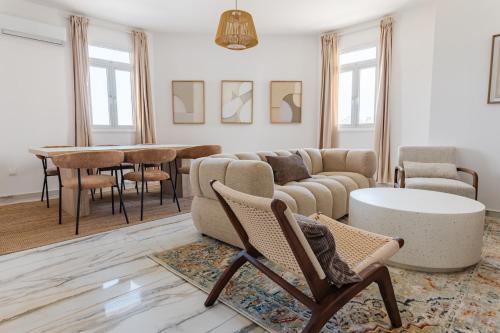 Modern 2-Bedroom Apartment Near Larnaca Salt Lake – khách sạn tại Dromolaxia
