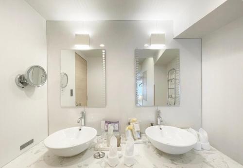 Well-appointed bathrooms