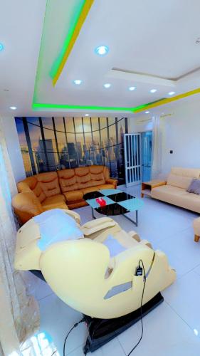 Appartement meublé à louer 180 m2 a Rufisque sur la route nationale (Appartement meuble a louer 180 m2 a Rufisque sur la route nationale) in Santhiaba