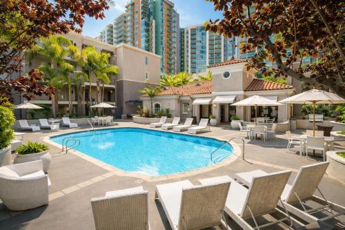 Peaceful 1BR & 2BR MDR Retreat Close to Venice Beach with Pool & Gym – khách sạn tại Marina Del Rey