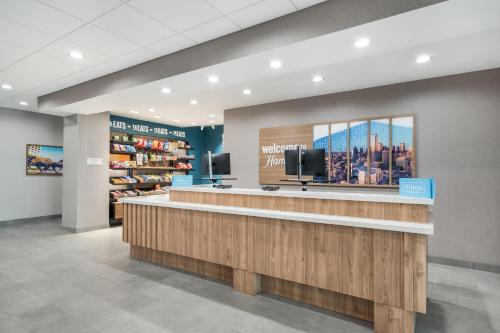 Lobby, Hampton Inn & Suites by Hilton Irving DFW Airport North in Dallas (TX)