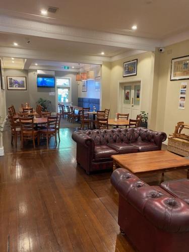 Restaurant, Gardners Inn Hotel in Blue Mountains