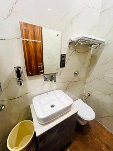 Hotel Athithi - image 2