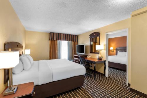 Comfort Inn & Suites Somerset - New Brunswick - image 37