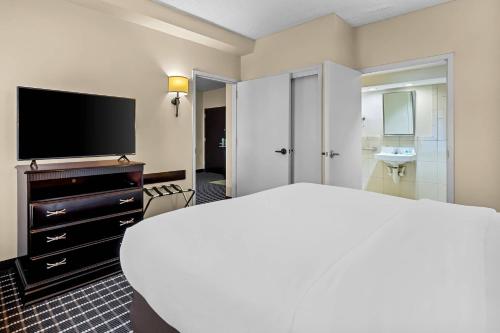 Comfort Inn & Suites Somerset - New Brunswick - image 44