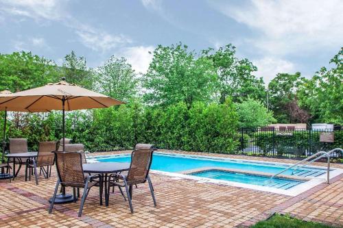 Comfort Inn & Suites Somerset - New Brunswick - image 38