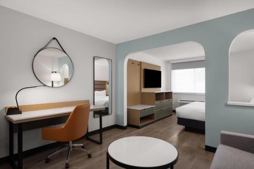 Comfort Inn & Suites Los Alamos - image 43