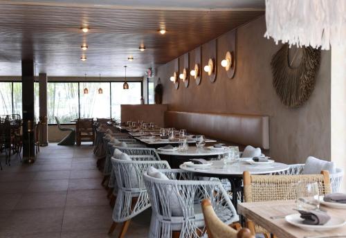 restavracija, Bali Hotel Adults Only Isla Verde, a Trademark by Wyndham in San Juan