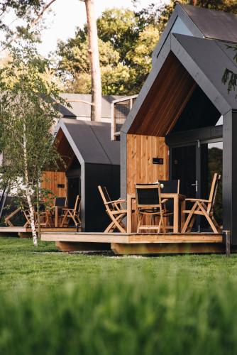 Зовнішній вигляд готелю, Luxury glamping Chocolate village in Мазірьє