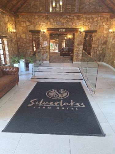Silverlakes Farm Hotel – khách sạn tại Silver Lake