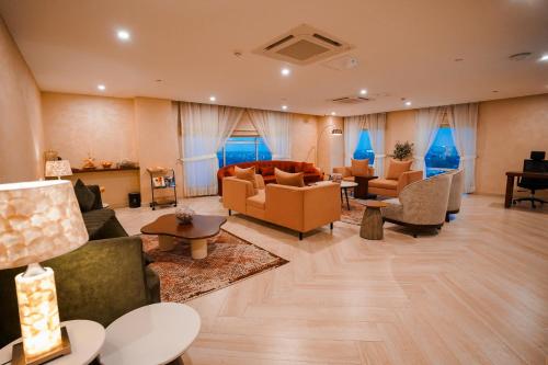 Business center, Nine Tree Luxury Hotel & Suites Lahore in Lahore