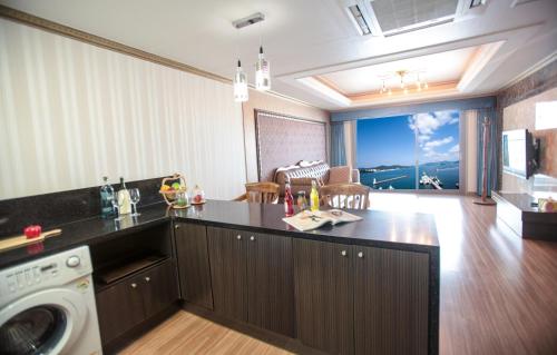 Tongyeong Bay Condo Hotel in Tongyeong-si