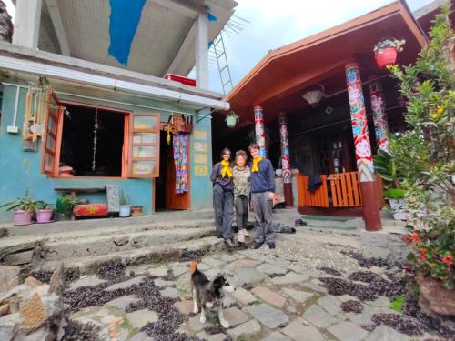 Khechuperi Lake Stone Home Stay in Rinčingponga