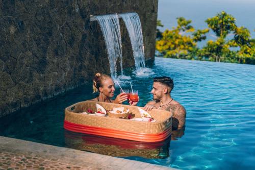 AQUA Boutique Hotel - Tap to explore photos