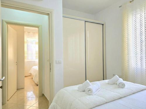 Happy Stay In Lura 3 175 - image 2