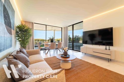 The Sun & Sea Pool Hideaway by Hwpc