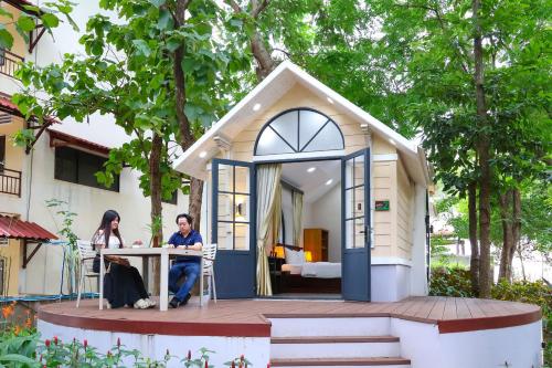 room detail thumbnail 1