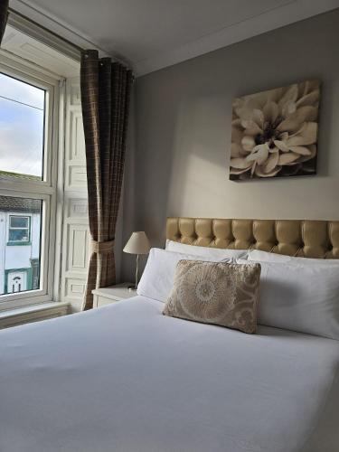 Brogans Bar & Hotel, Trim (photo 5)